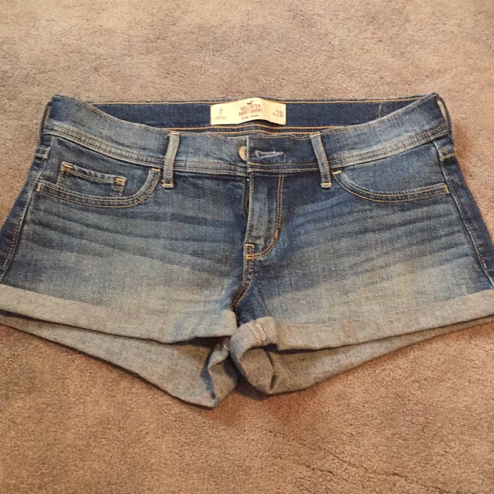 Hollister jean shorts size 7